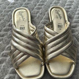 Saychelles gold sandals
